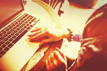 bloggers-improve-content-marketing-cover