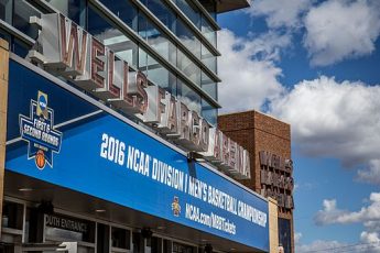 Wells_Fargo_Arena_2016_March_Madness_Opening_Rounds_(25843889175)