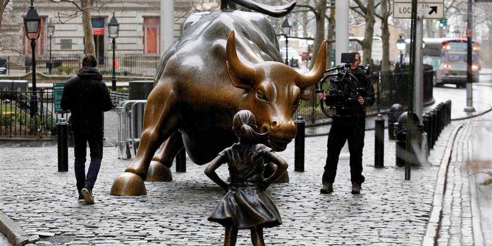 wall-street-bull-girl-statue